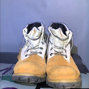 Old men’s timberlands NEGOTIABLE‼️‼️